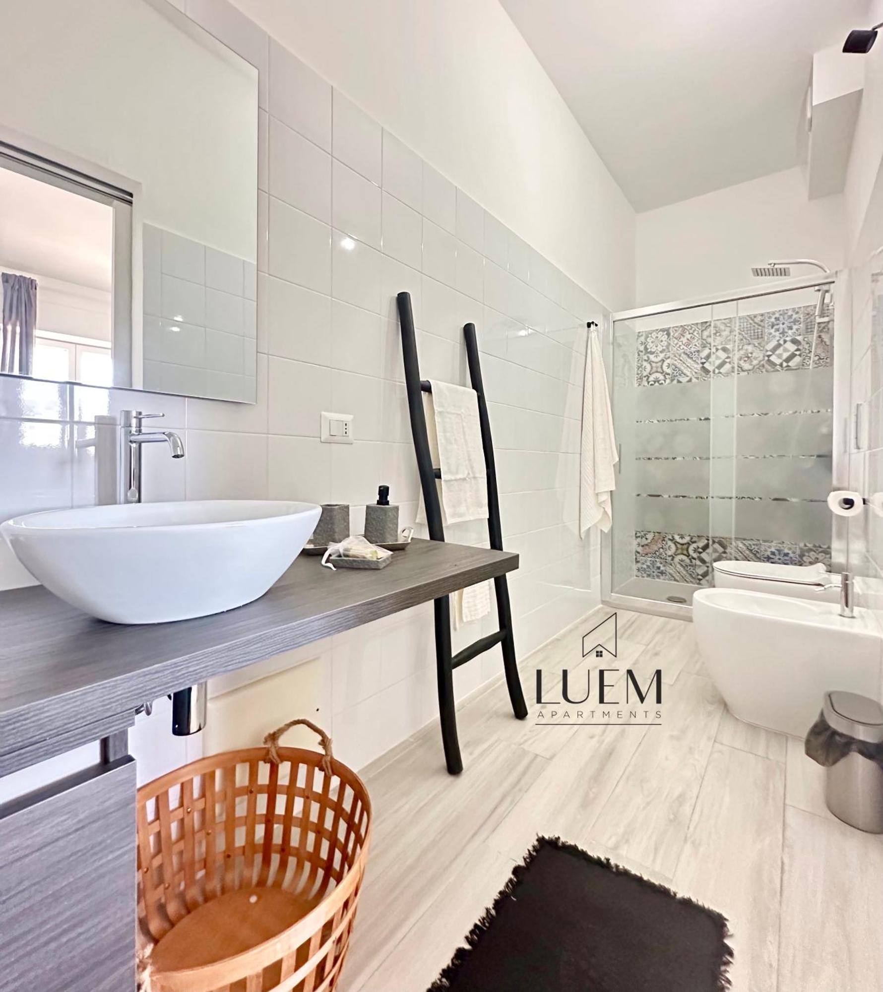 Luem Apartments Лечче Экстерьер фото