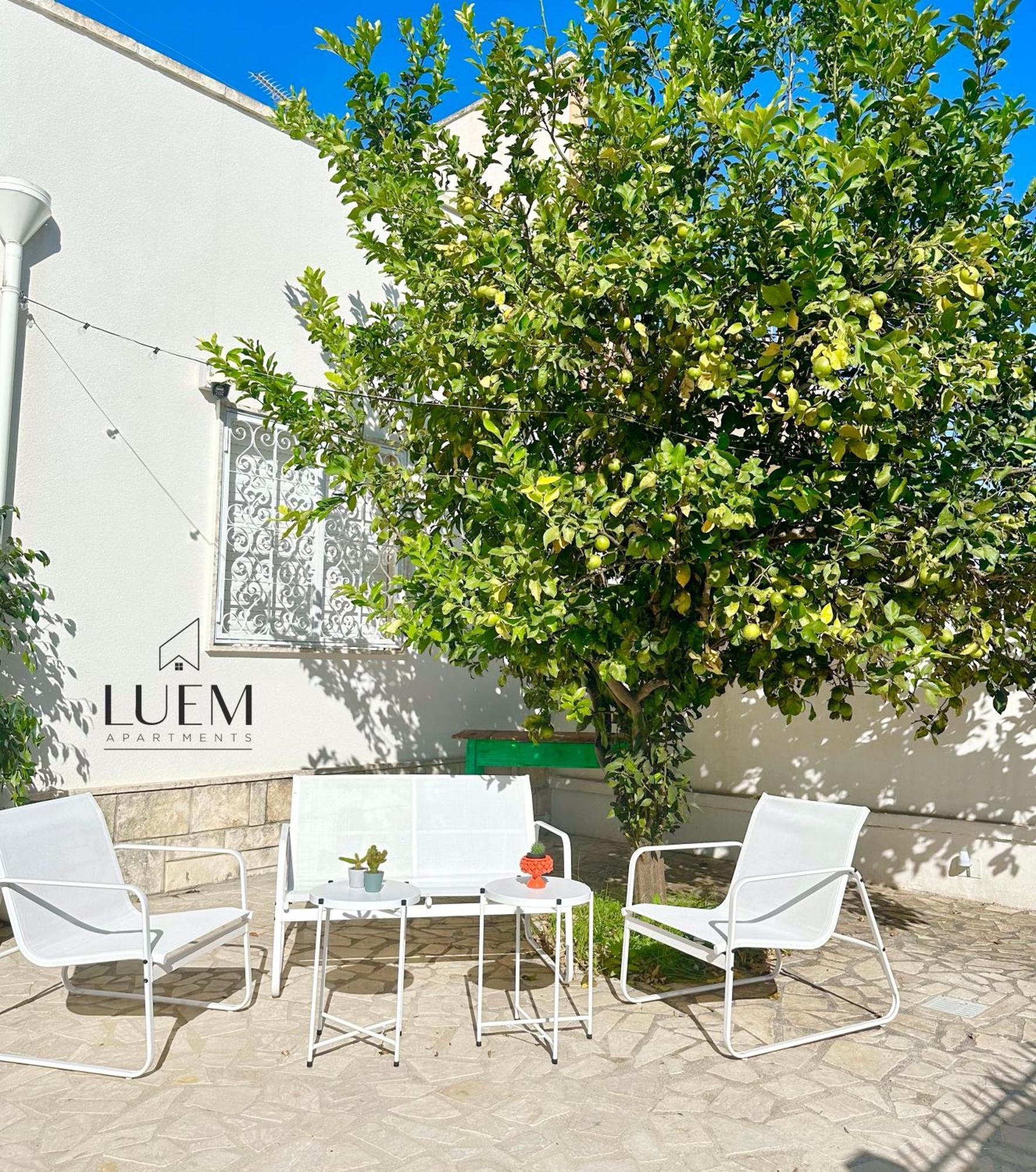 Luem Apartments Лечче Экстерьер фото
